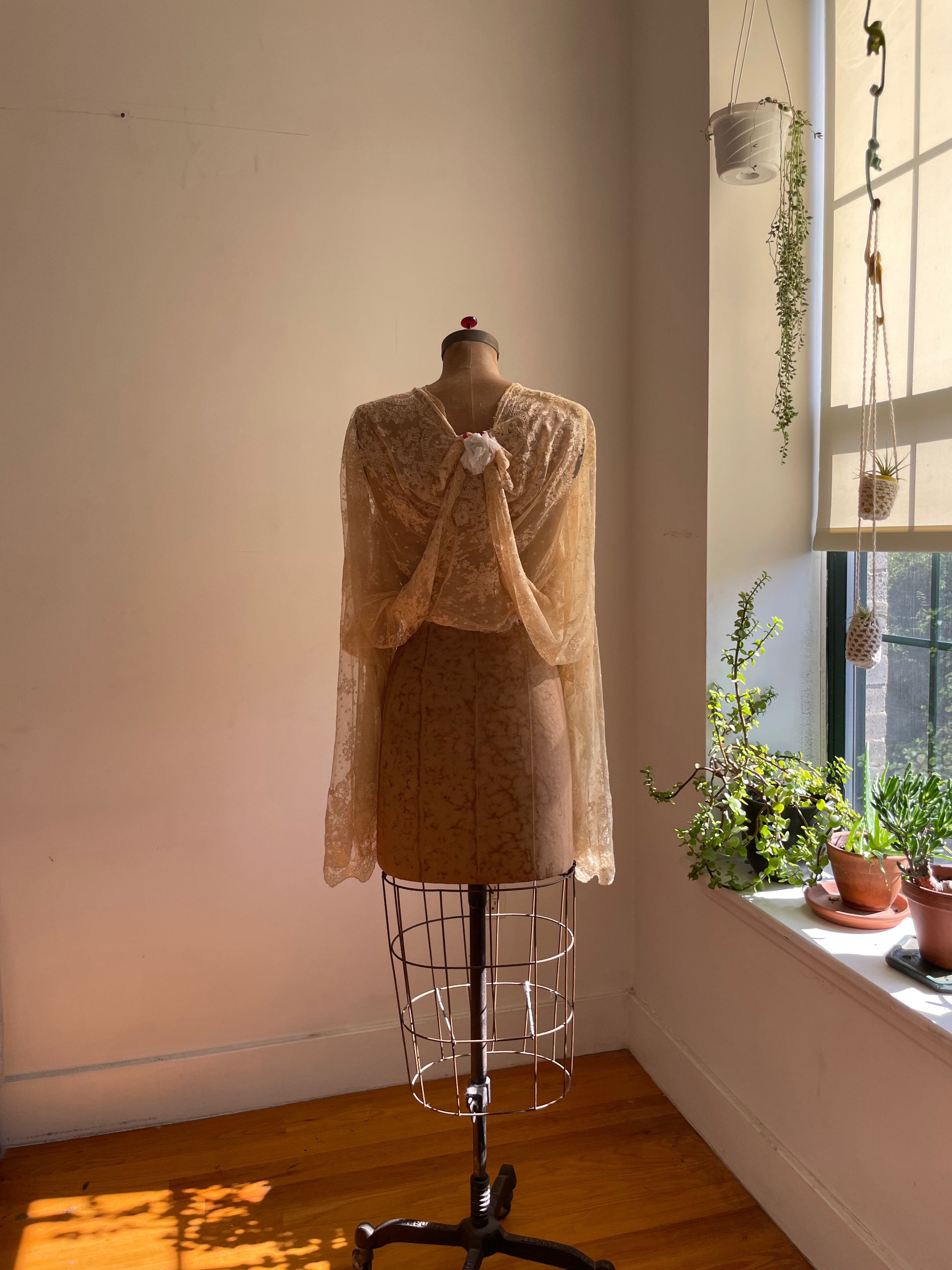 Victrola Shrug