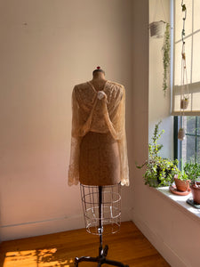 Victrola Shrug