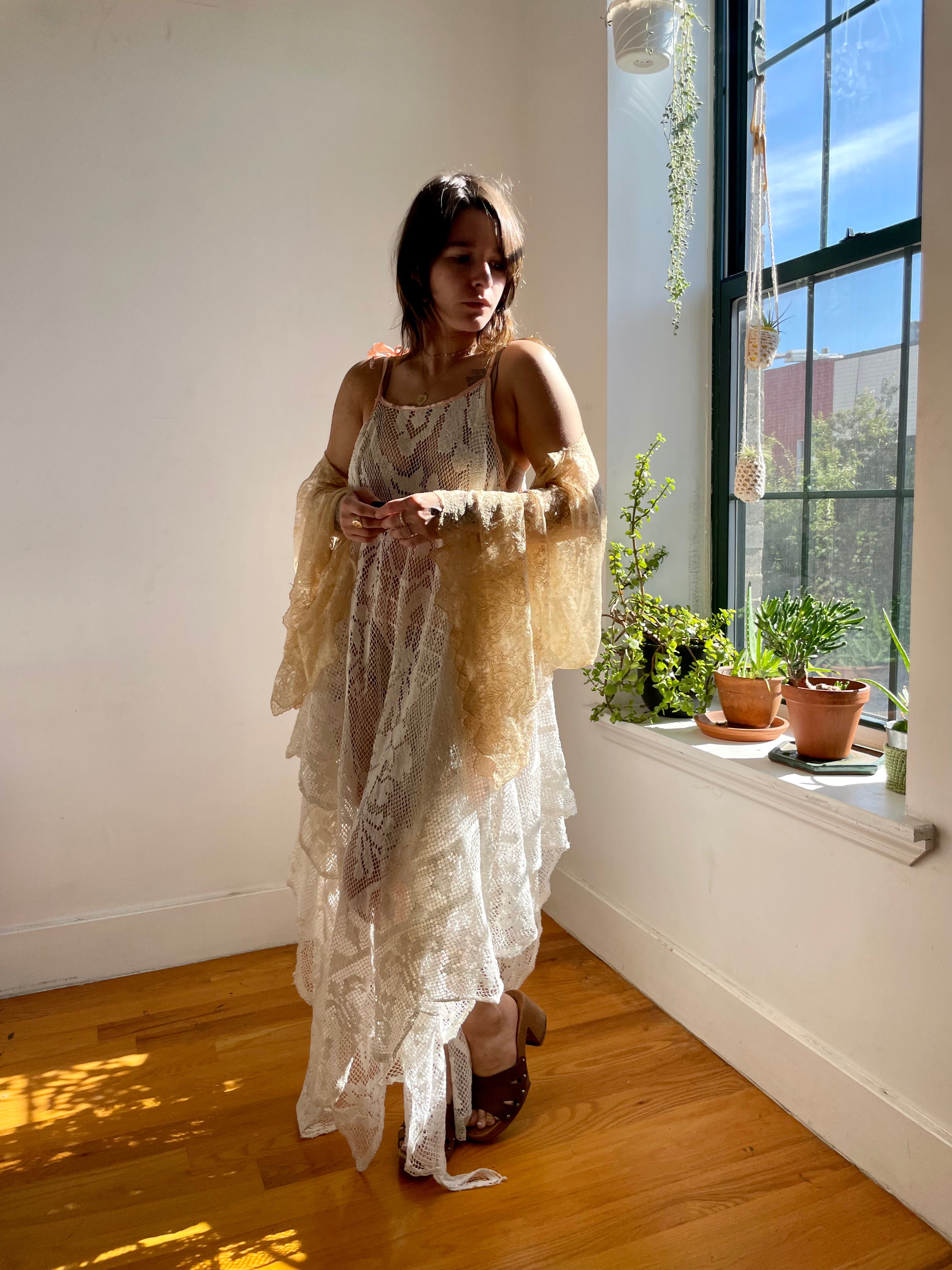 Victrola Shrug